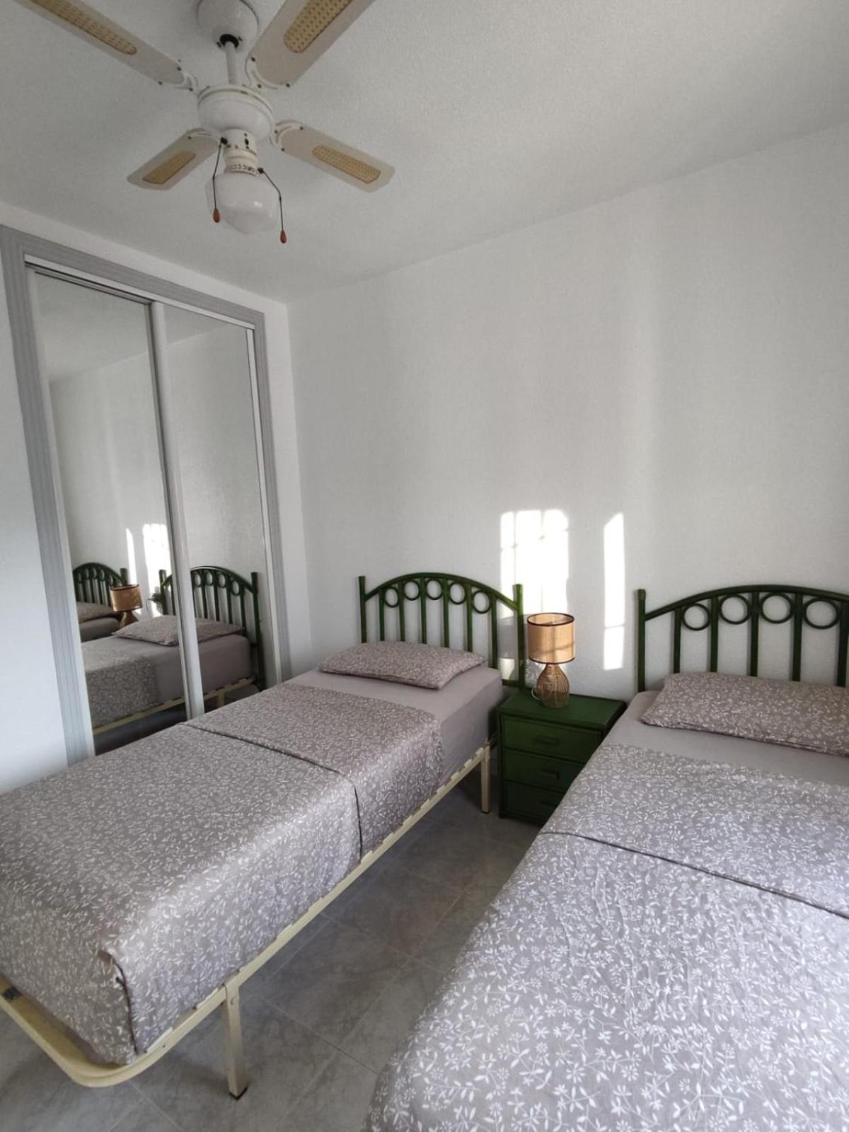 Schoenes Ruhiges Rooftop Apartment Mit Grosser Dachterrasse Torrevieja Eksteriør bilde