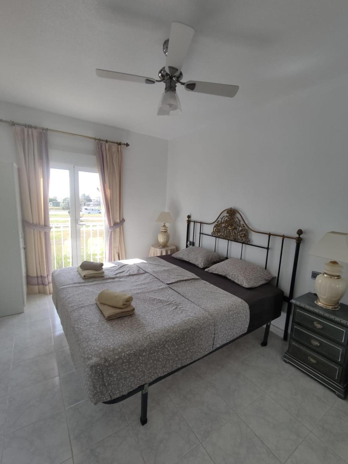 Schoenes Ruhiges Rooftop Apartment Mit Grosser Dachterrasse Torrevieja Eksteriør bilde