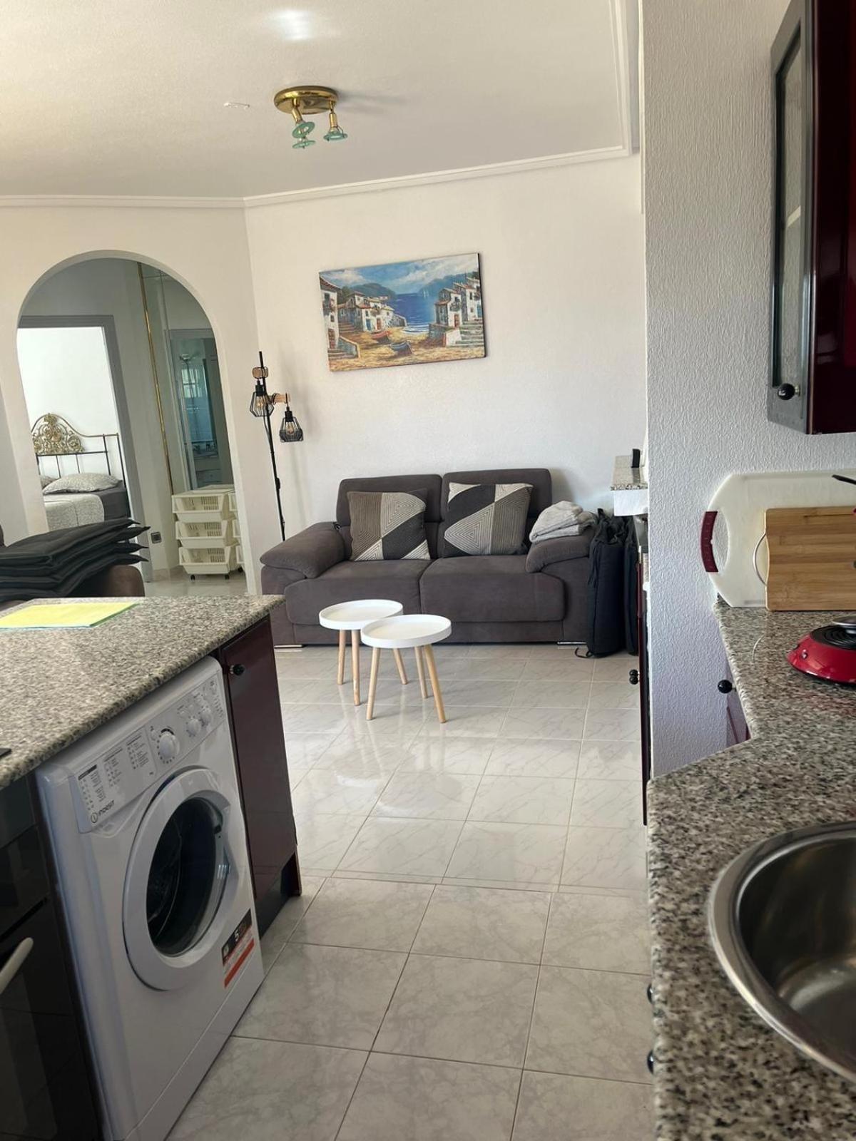 Schoenes Ruhiges Rooftop Apartment Mit Grosser Dachterrasse Torrevieja Eksteriør bilde